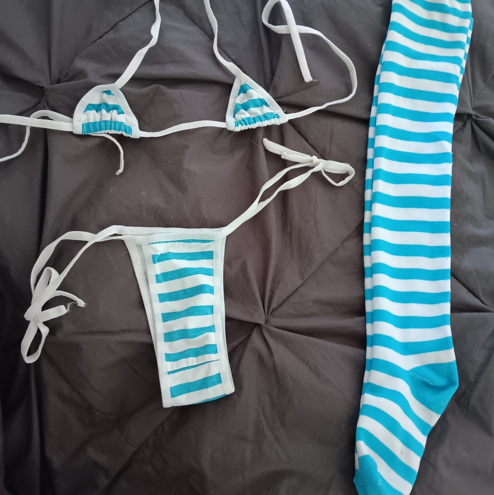 Micro bikini - Picture 2 of 3